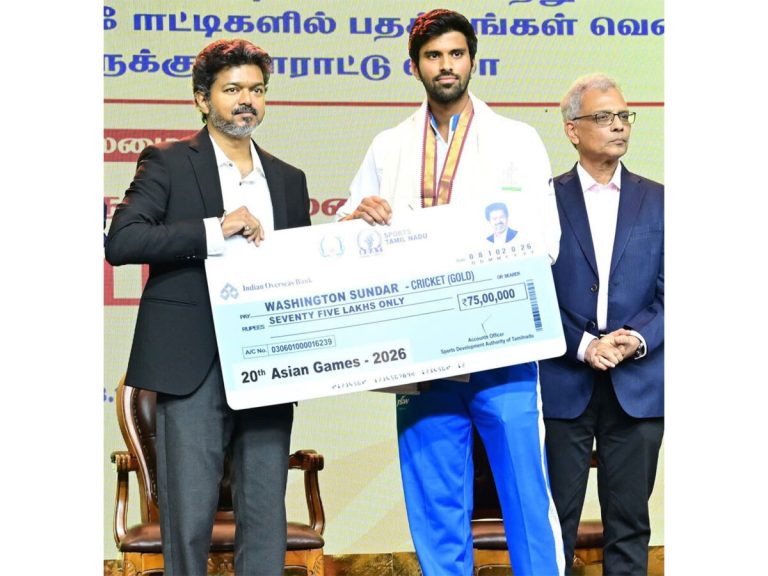 tamil-nadu-cm-vijay-honours-asian-games-and-chess-olympiad-medalists-1200x900